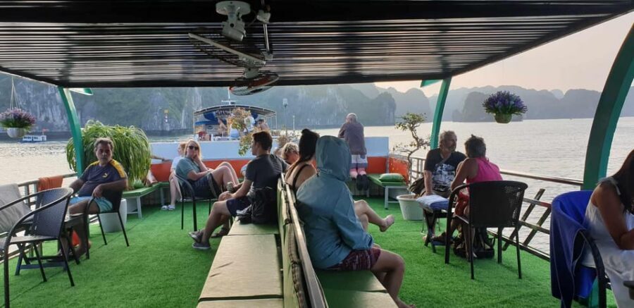 Cat Ba: 2-Day Lan Ha Bay Cruise with Plankton Excursion - Fish farm and islets: quiet wildlife-energy time