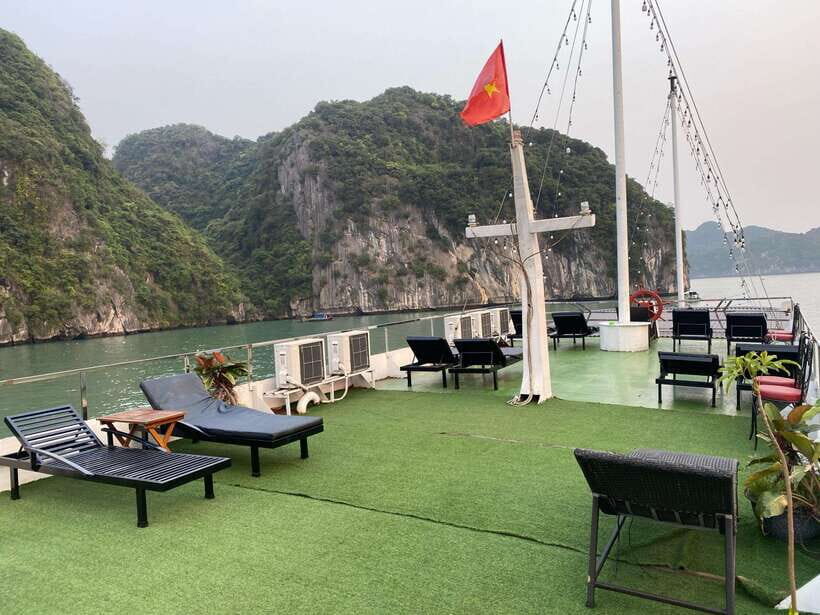 Cat Ba : 2D1N Lan Ha Bay - Ha long Bay - Dau Be Island - A small-group Cat Ba cruise with a proper night on the water
