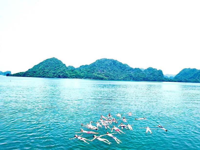 CAT BA :2D1N Lan Ha bay-Ha Long bay with Plankton Excursion - Lunch on board, plus a real breather on deck