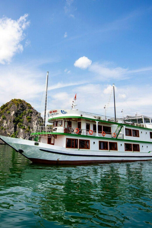 Cat Ba: Lan Ha Bay cruises- biking,kayaking, longest of 2d1n - Day 1 at Beo Harbour: From Floating Fishing Village to Cave Kayaking