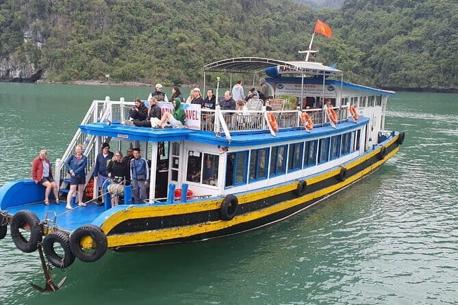 Cat Ba: Lan Ha Bay & Ha Long Bay Boat Trip, biking, kayakin,lunch - Lan Ha Bay and Ha Long Bay: why this route works