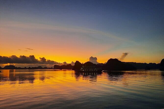 Cat Ba: Sunset & Bioluminescent Kayaking on Lan Ha Bay - Bioluminescent kayaking (18:45–19:45): how to get the best glow