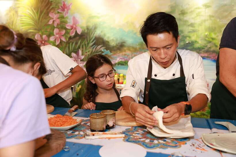 CatBa: Authentic Vietnam Cooking Class and local market tour - Cat Ba Market: choosing ingredients and bargaining without turning it into a fight