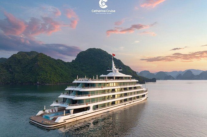 Catherine Cruise Halong Bay 2 Days/1 Night on 6 Star Cruise - Kayaking through limestone grottoes: the hands-on highlight