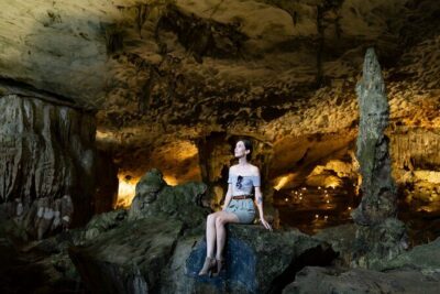 Cong Cruise Full-day Explore Halong Bay - Lunch onboard: Vietnamese flavors between cave and kayak