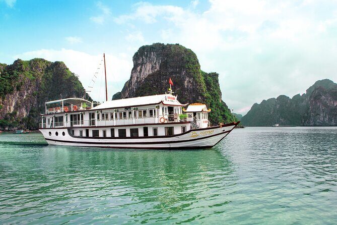 Cozy Bay Classic Cruise 2D1N from Hanoi by Expressway Transfer - Day 1: Welcome drink, Sung Sot Cave, Ti Top Island