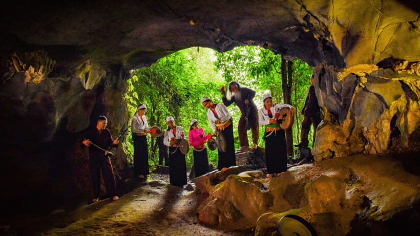 Cuc Phuong National Park Hiking Tour - Cave of Prehistoric Man: 168 steps and a real time jump