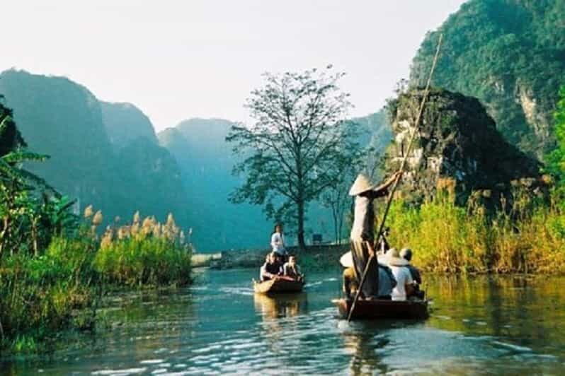 CUC PHUONG NATIONAL PARK - VAN LONG DAI LY TOUR DAY TRIP - The short trek toward the Cho Chi ancient tree