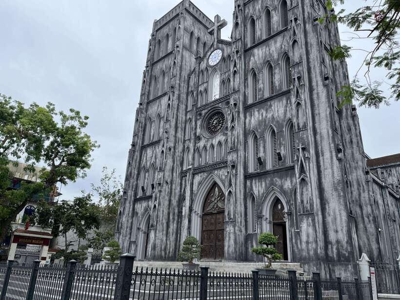 Cycling Through Hanoi: Old Quarter Pagodas & Red River Delta - Old Quarter Streets and Train Street: The Hanoi You See and Feel