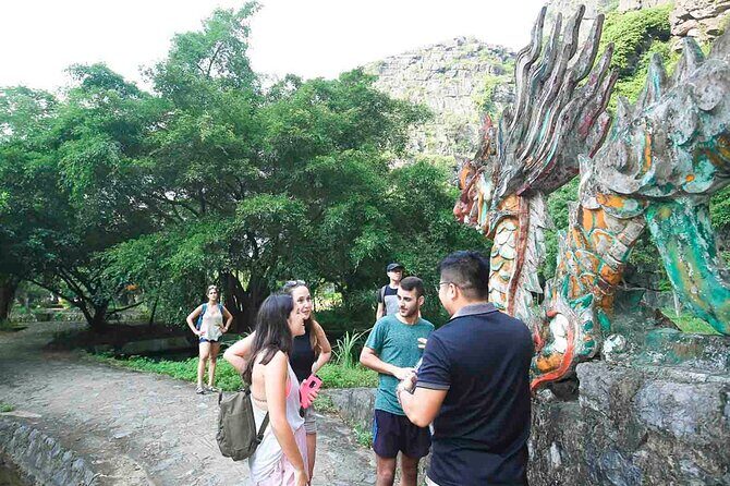 Day Tour at Hoa Lu, Tam Coc and Ninh Binh in Vietnam - Mua Cave and Ngoa Long mountain: the climb and the payoff