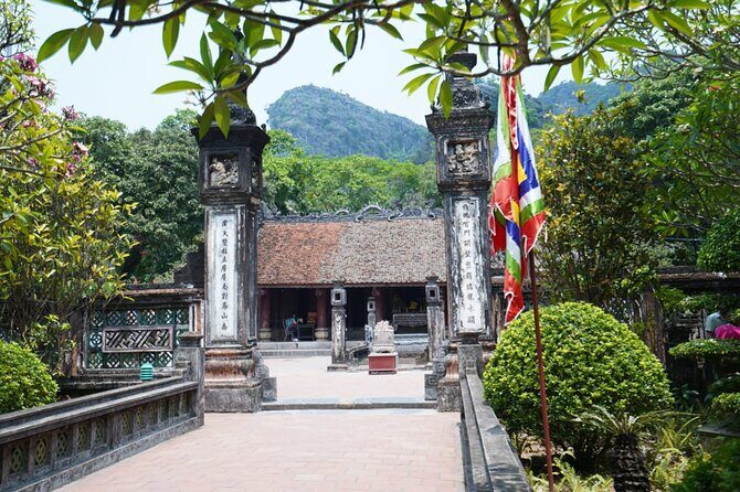 Day Tour at Hoa Lu, Tam Coc and Ninh Binh in Vietnam - What the small-group setup changes (and what it doesn’t)