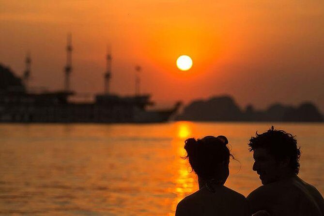 Deluxe Halong Bay 6 Hours Cruise To Visit Surprising Cave And Titop Island - Welcome drink, seafood lunch, and why it matters on the bay