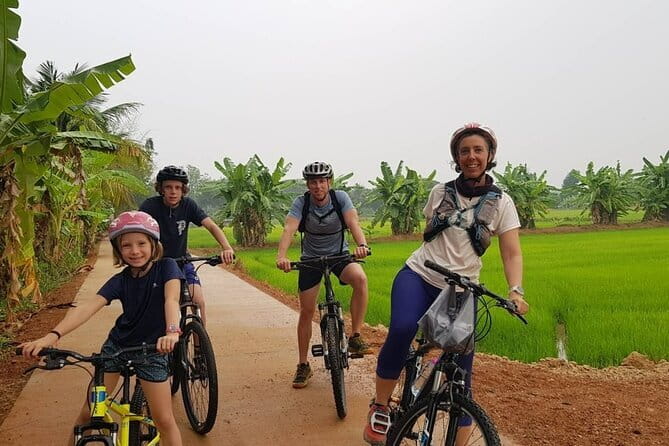 Deluxe Hanoi Tour, Ancient Villages, Pottery Class, Train Street - A 9-hour day that starts early (and stays organized)