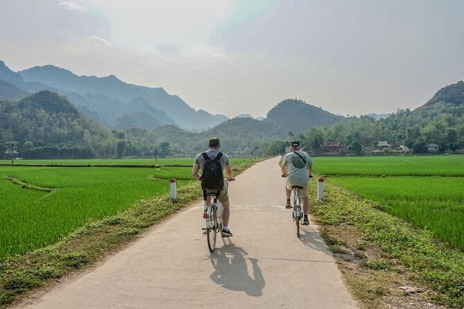Deluxe Hanoi Tour, Ancient Villages, Pottery Class, Train Street - Should you book the Deluxe Hanoi Tour with Duong Lam and Bat Trang?