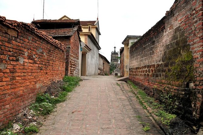Duong Lam Ancient Village Private Tour: Ancient Vestage, Fortress - A Private Car Day Plan That Starts Easy and Ends Close to Home