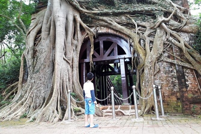 Duong Lam Ancient Village Private Tour: Ancient Vestage, Fortress - Should You Book This Tour or Skip It?