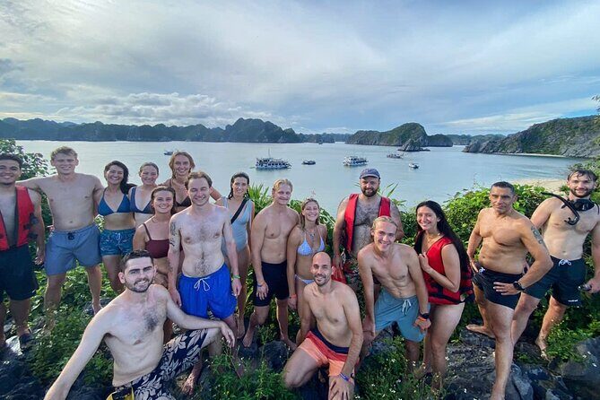 Eco Day Cruise & Kayak Adventure Lan Ha Bay, Ha Long Bay Southern - Cruising Lan Ha Bay: limestone karsts and fish-farm views