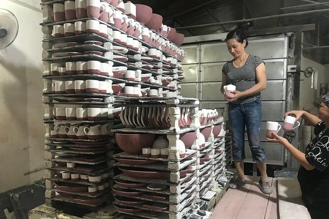 Explore Bat trang village & Ceramics factories with local guide - Getting to Bát Tràng from Hanoi without the hassle