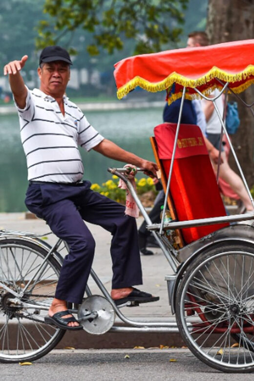 Explore Ha Noi City Tour For Full Day - One Pillar Pagoda and Tran Quoc Pagoda: spirituality with different flavors