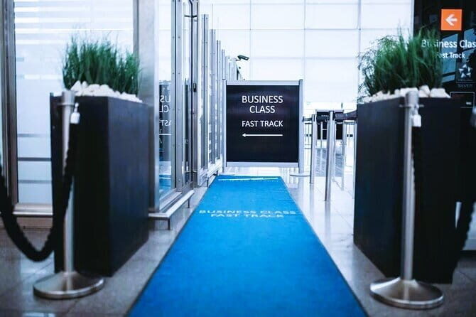 Fast Track VIP Service Noi Bai Airport (Hanoi - Vietnam) - The staff advantage: small group, mobile ticket, and practical guidance