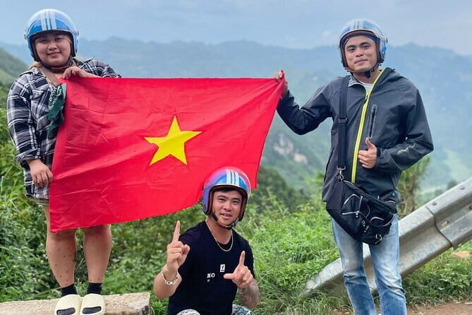 From Ha Giang - Cao Bang - Ban Gioc waterfall: 4days 3nights - Day 3: Khau Cốc Chà Pass, Hà Quảng district roads, and the Khuội Kỵ stone village
