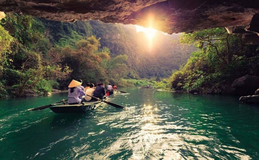 From Ha Noi: Hoa Lu – Tam Coc/ Trang An - Boat Time Through the Caves: What You’ll Actually Experience
