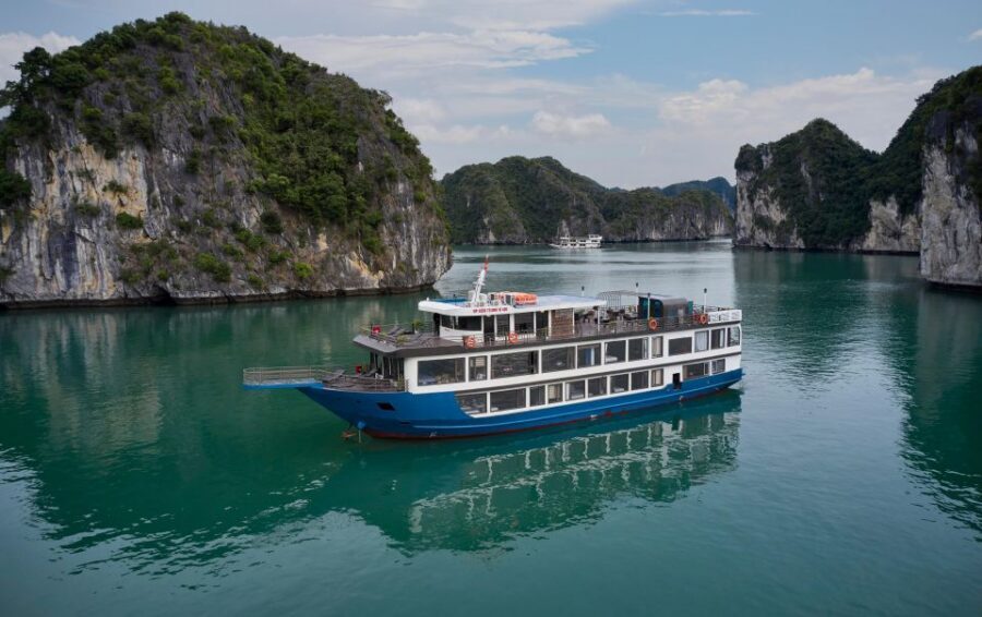 From Halong: 2 Days / 1 night with Halong - Lan Ha tour - Who this tour suits best (and who might want a different style)