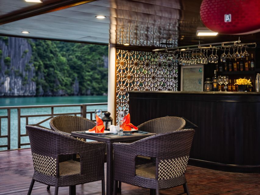 From Halong: 2 Days / 1 night with Halong - Lan Ha tour - Meeting at Tuan Chau Marina: what your first hours look like