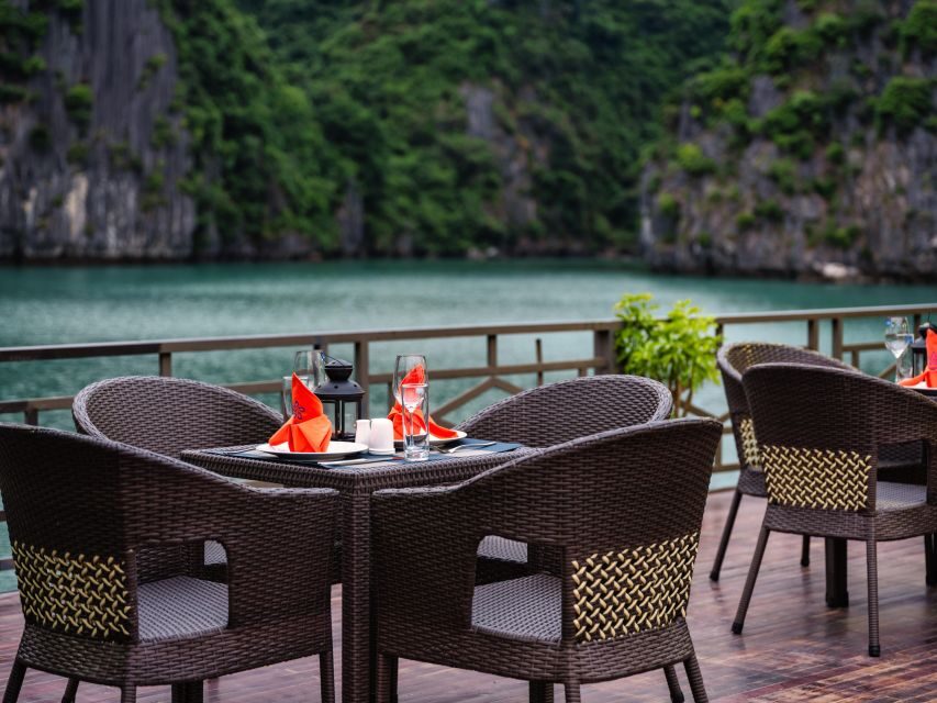 From Halong: 2 Days / 1 night with Halong - Lan Ha tour - Day 2 morning: sunrise, breakfast, and the Dark & Bright Cave plan