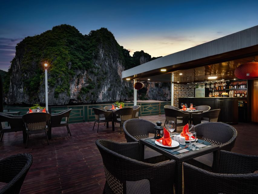 From Halong: 2 Days / 1 night with Halong - Lan Ha tour - After the cave: lunch onboard and the return to Hanoi schedule