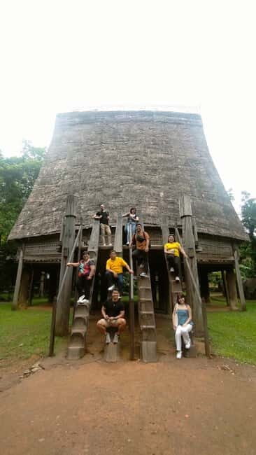 From HaLong cruise Port: Private tour visit Hanoi city - Tran Quoc Pagoda and West Lake: a calmer Hanoi break