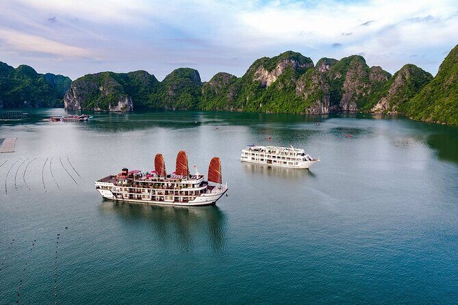 From Hanoi: 2-Day Luxury Halong Cruise Explore Caves & Island - Day 1 in Halong Bay: Sung Sot Cave and the LUON cave paddle