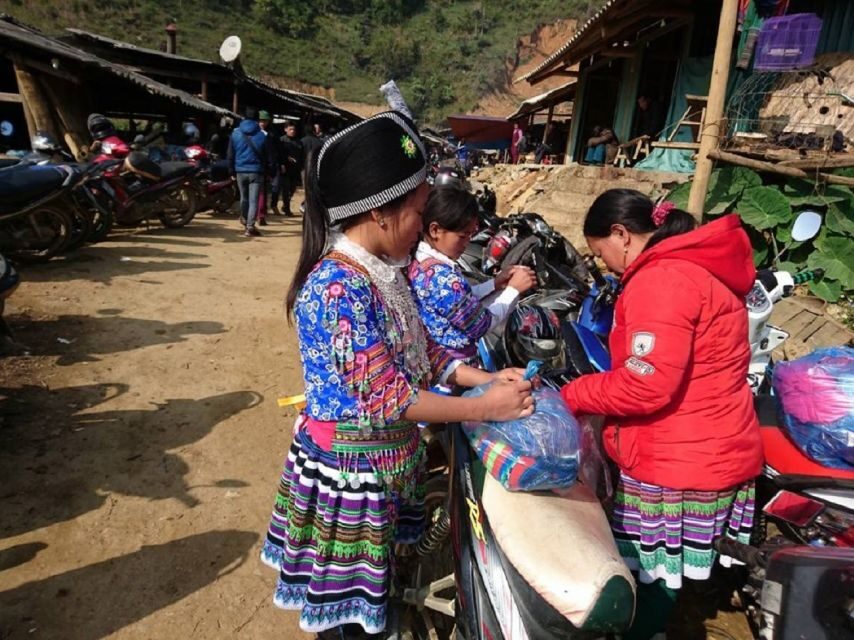 From Hanoi: 2 Day Sapa Trekking To Village & Bungalow, Meals - Day 2: Ta Van to Giang Ta Chai, bamboo forest, and a Red Dzao panorama stop
