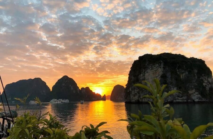 From Hanoi: 3-Day and 2-Night Cruise Stay at Bai Tu Long Bay - Day 1: Hanoi Pickup to Thien Canh Son Cave and Night Squid Fishing