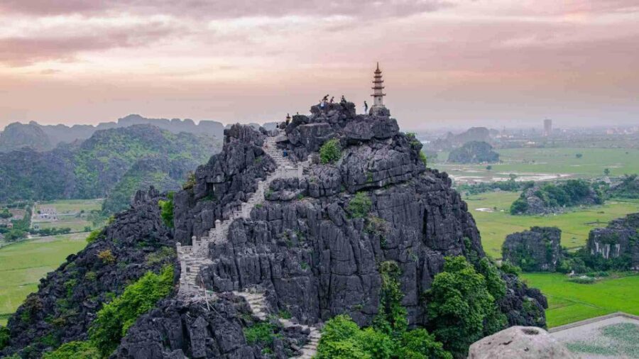 From Hanoi: 3-Day Luxury Tour Ninh Binh & Ha Long Bay Cruise - Dark and Bright Cave: The Fairy-Tale Feeling on Lan Ha Bay