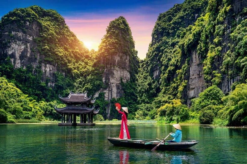 From Hanoi: 3-Day Luxury Tour Ninh Binh & Ha Long Bay Cruise - Hoa Lu, Trang An, and the UNESCO Cave Route You Actually Ride Through