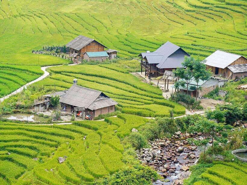 From Hanoi: 3-Day Sapa, Fansipan, Ninh Binh Tour with Meals - Day 1: Sapa arrival, Cat Cat village, and that waterfall power-station story