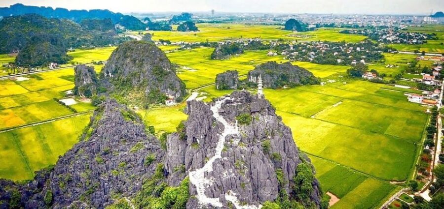 From Hanoi: 3-Day Trip to Ninh Binh with Ha Long Bay Cruise - Day 1: Hoa Lu bike time, then Tam Coc by bamboo boat