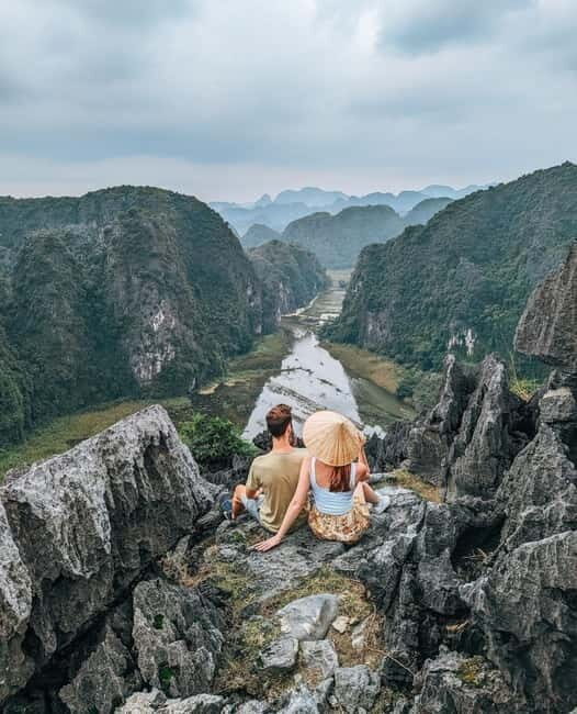 From Hanoi: Bai Dinh,Trang An and Mua Cave Trip - Hoa Lu and Bich Dong stops: classic Northern Vietnam temple context