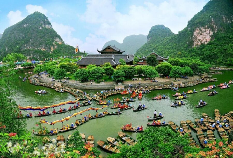 From Hanoi: Bai Dinh,Trang An and Mua Cave Trip - UNESCO Trang An boat ride: cave tunnels, upstream calm, and the 2-hour sweet spot