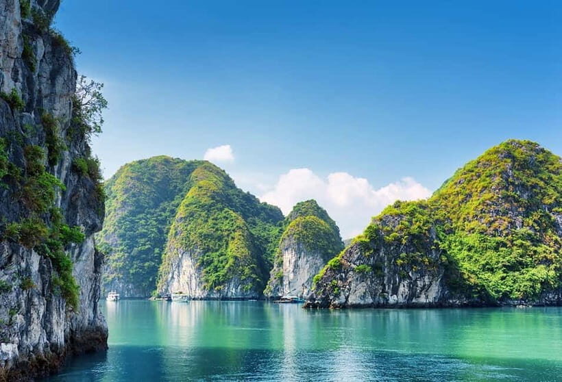 From Hanoi: Explore Ha Long Bay In Full Day - Sung Sot Cave with 700+ steps: big rooms, stalactites, and effort