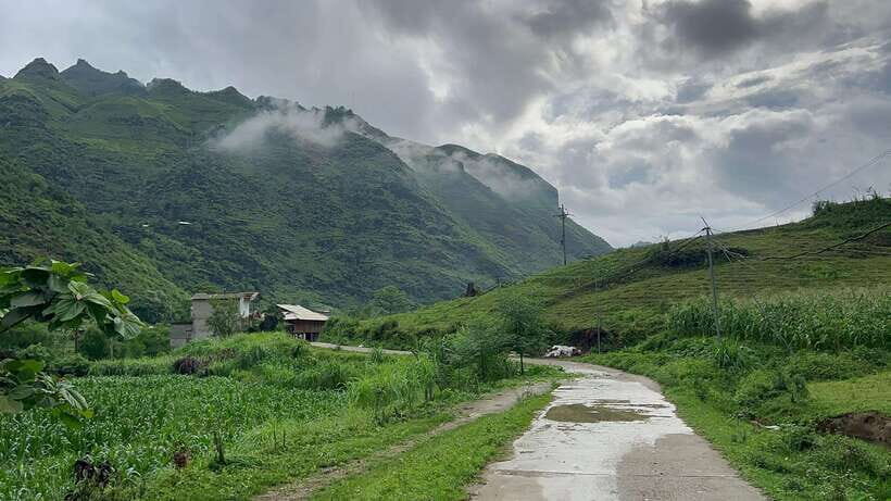 From Hanoi: Ha Giang Loop Easy Rider Tour by Sleeper Bus - Homestays, meals, and the small comforts that keep the day easy