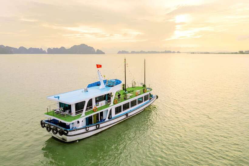 From Hanoi: Ha Long Bay 1 Day Tour With A Small Group - Sung Sot Cave: the 700+ step workout and the payoff
