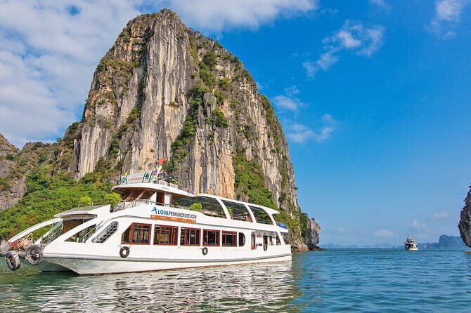 From Hanoi- Halong Bay 1 Day Save Cost With Limousine Bus Option - Thien Cung Cave: the included stop that’s not just a photo break