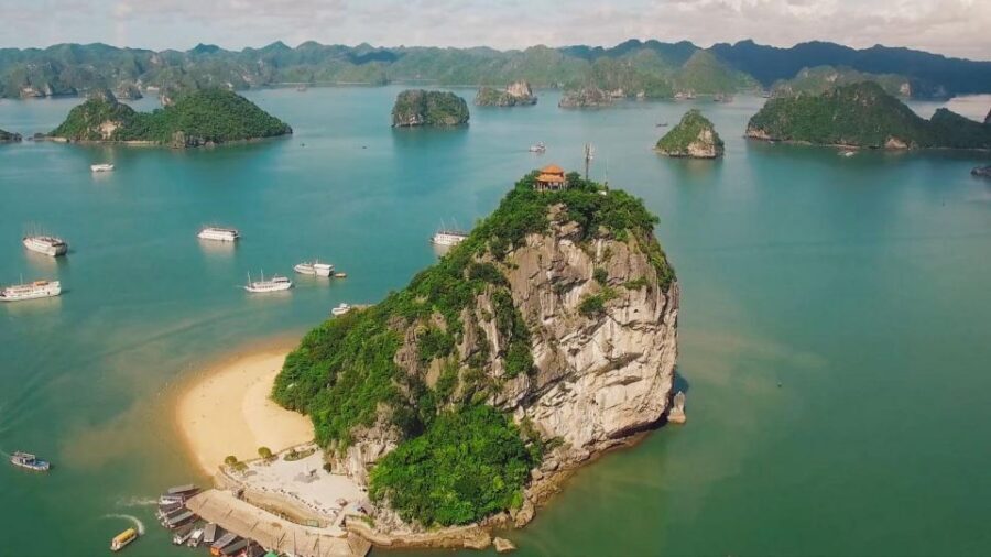 From Hanoi: Halong Bay Cruise 2 Days 1 Night With Transport - From Hanoi pickup to the port: the included transport that saves your energy