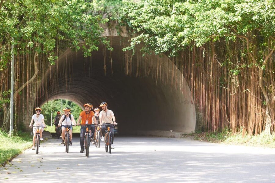 From Hanoi: Halong Bay Seaplane & 6-Hour Ha Long Bay Tour - Sung Sot and Thien Cung caves: walking into the limestone show