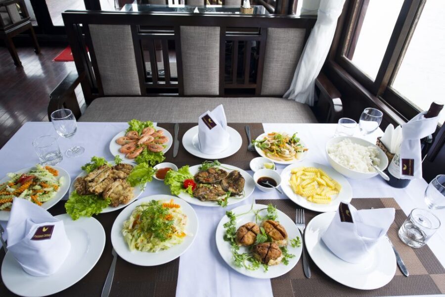 From Hanoi: Halong day trip, Route 2, 6hours, Small group - Luon Cave kayaking: the activity that turns a sightseeing day into a memory