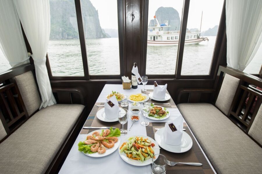 From Hanoi: Halong day trip, Route 2, 6hours, Small group - Lunch on board: seafood (and vegetarian) without the mid-tour scramble
