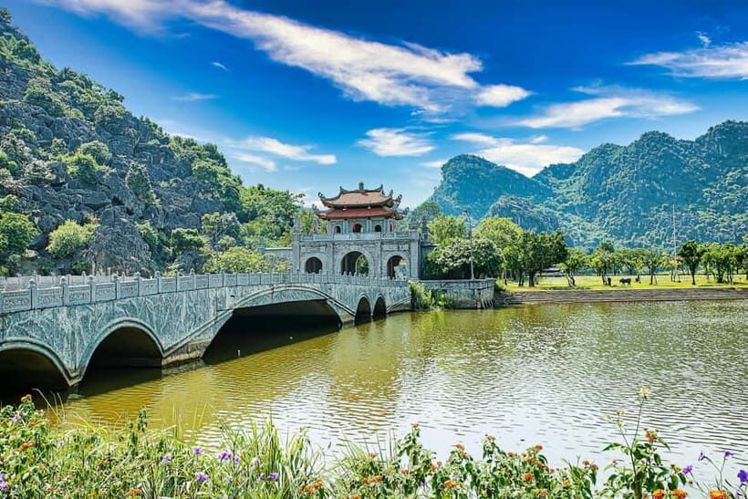 From Hanoi: Hoa Lu, Bai Dinh, Trang An, Tam Coc and Mua Cave - Trang An or Tam Cốc by Bamboo Boat: The Cave System Is the Point