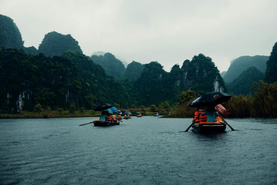 From Hanoi: Hoa Lu, Bai Dinh, Trang An, Tam Coc and Mua Cave - On the Way Back to Hanoi: When the Day Feels Long but Doesn’t Drag
